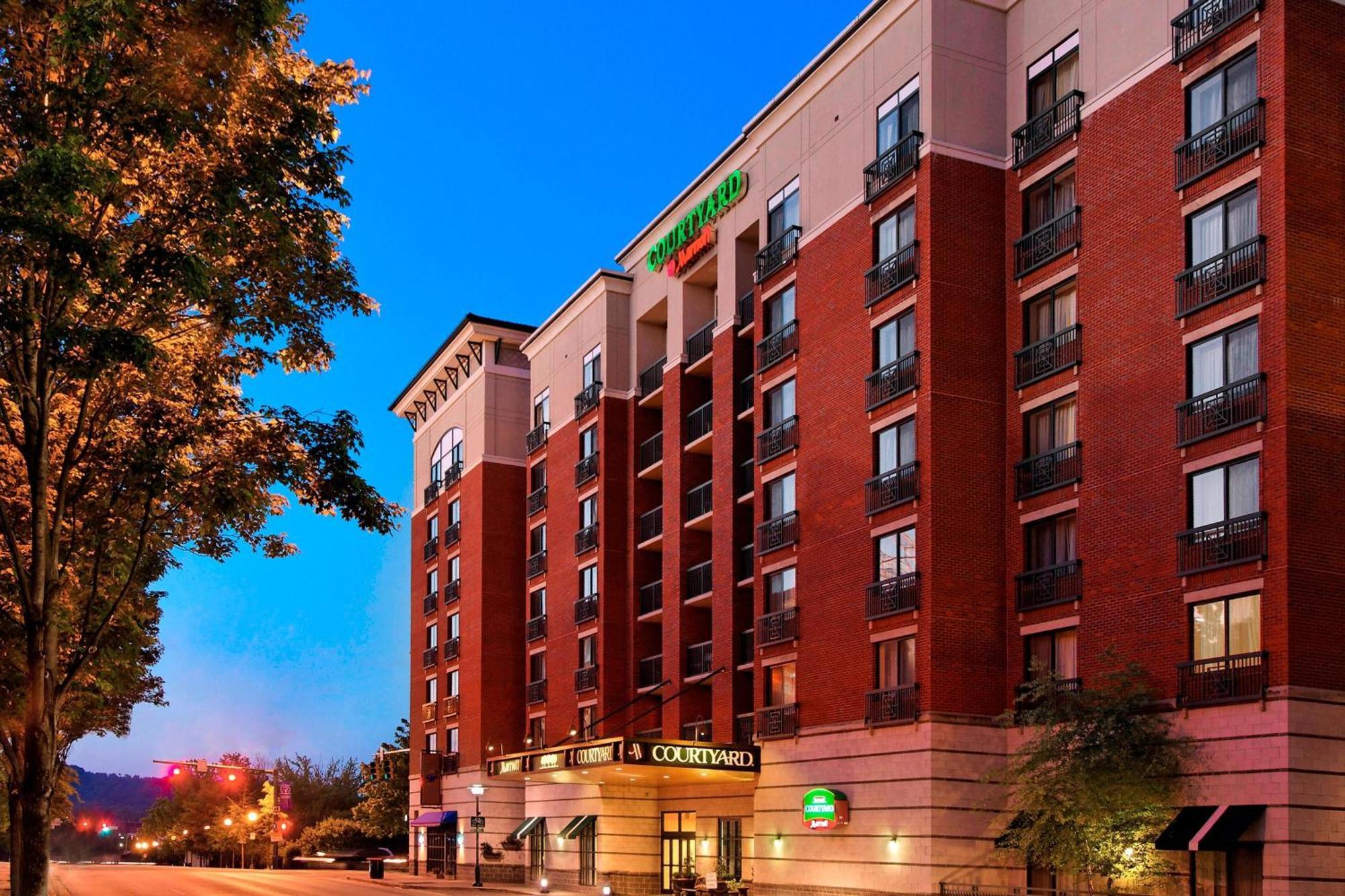 Courtyard By Marriott Chattanooga Downtown Hotel Exterior photo